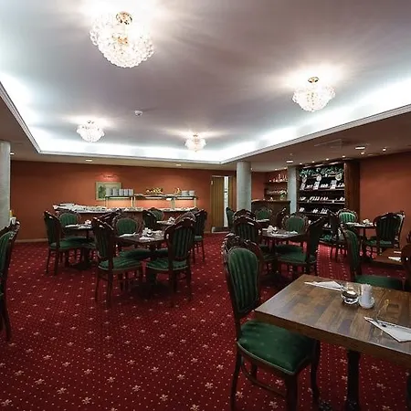 Hotel Bern By Rikas 3*
