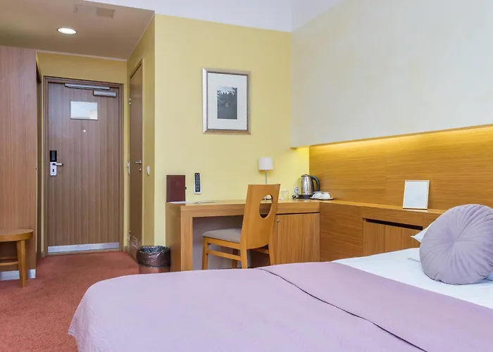 Bern By Rikas מלון