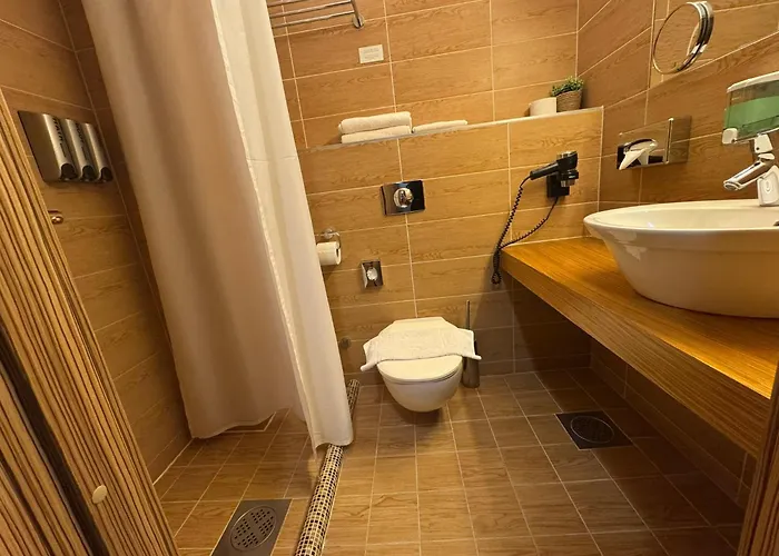 Bern By Rikas מלון