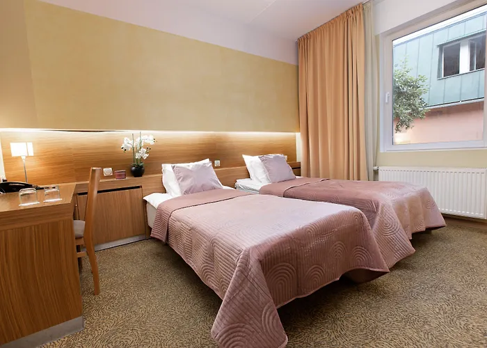 Bern By Rikas מלון