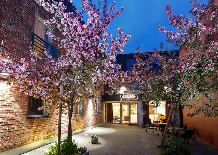 מלון Bern By Rikas 3*